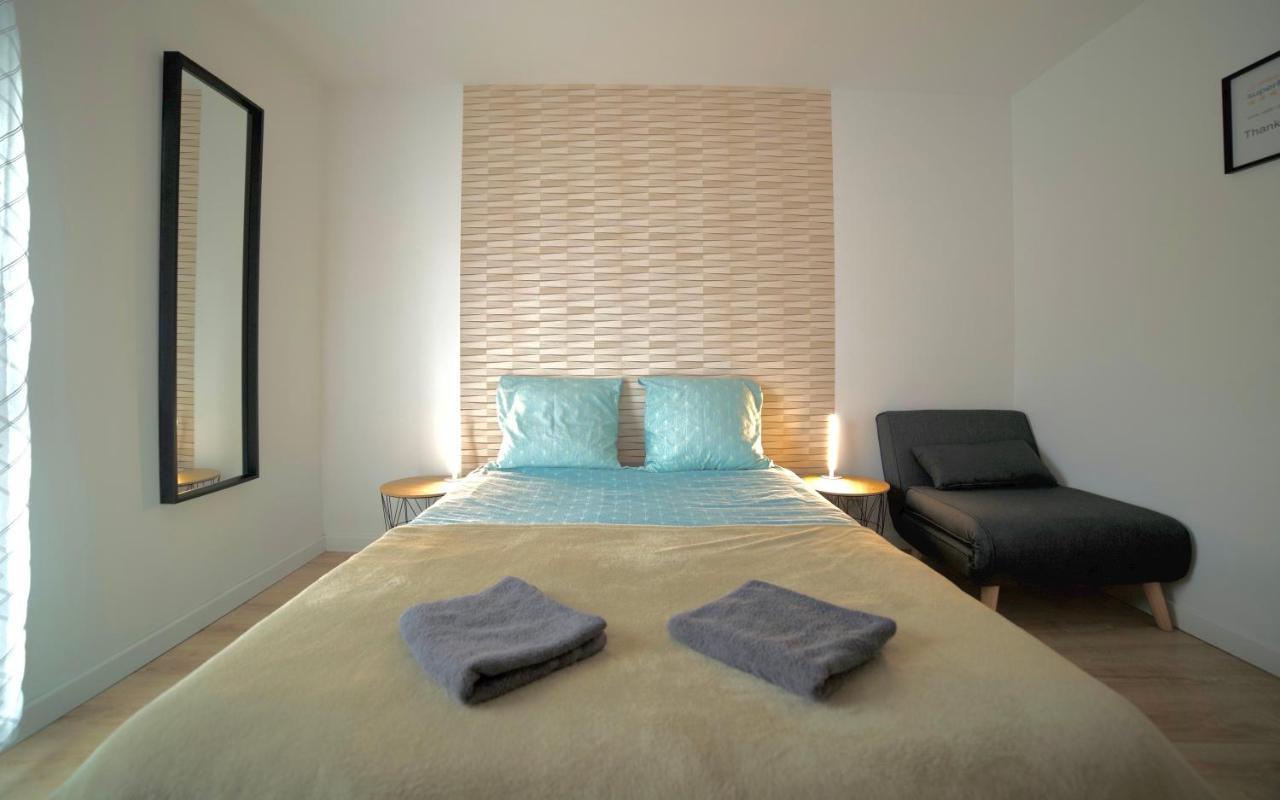 B&B Chez L'Habitant Chambre Privative Sur La Route Des Vins Tv Parking Box Velo Issenheim Buitenkant foto
